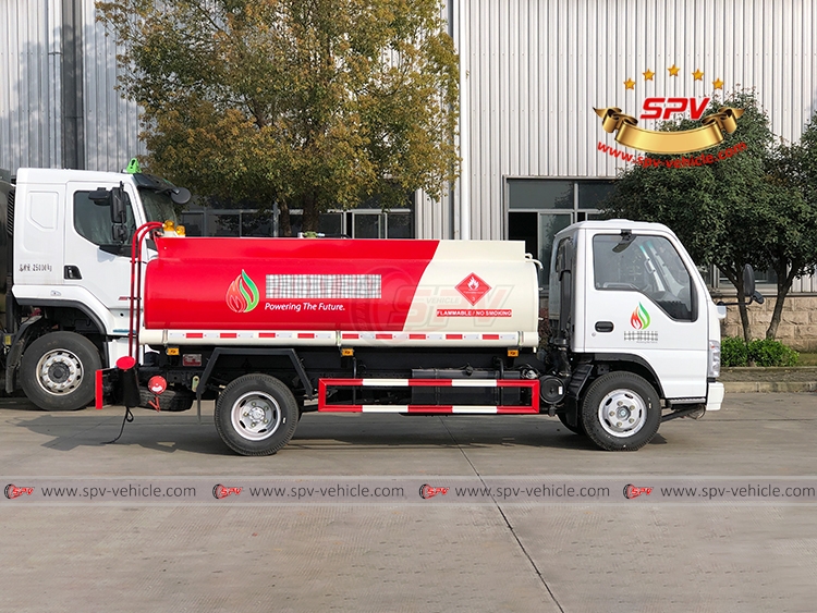 4,000 Litres Refueling Tank Truck ISUZU - RS